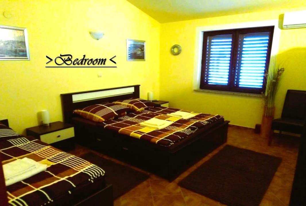 House White Stone Split Apartment Podstrana Room photo