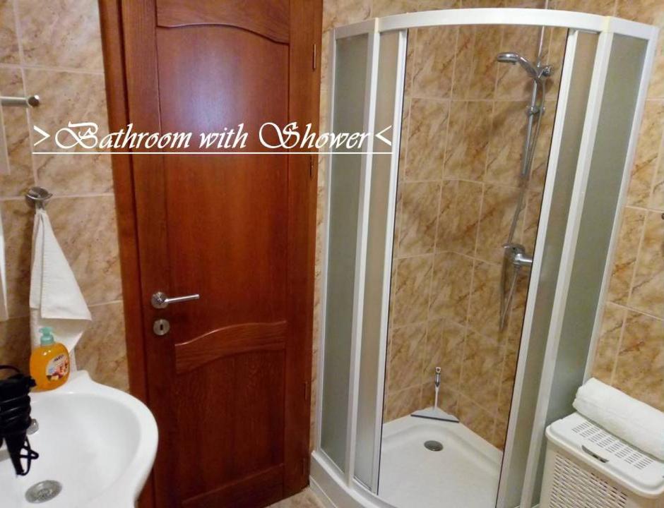 House White Stone Split Apartment Podstrana Room photo