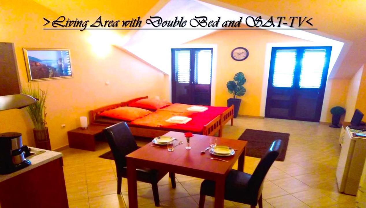 House White Stone Split Apartment Podstrana Room photo