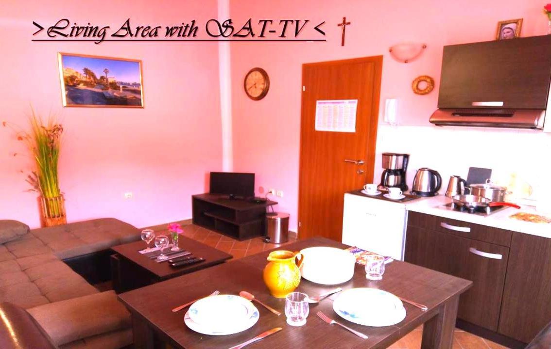 House White Stone Split Apartment Podstrana Room photo