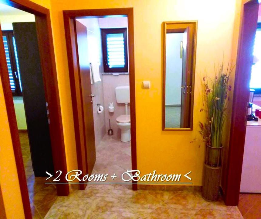 House White Stone Split Apartment Podstrana Room photo